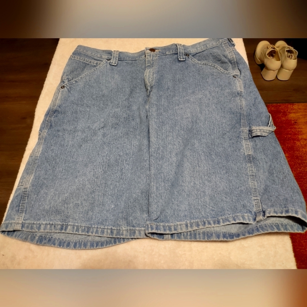 Lee dungaree blue jean shorts size 40